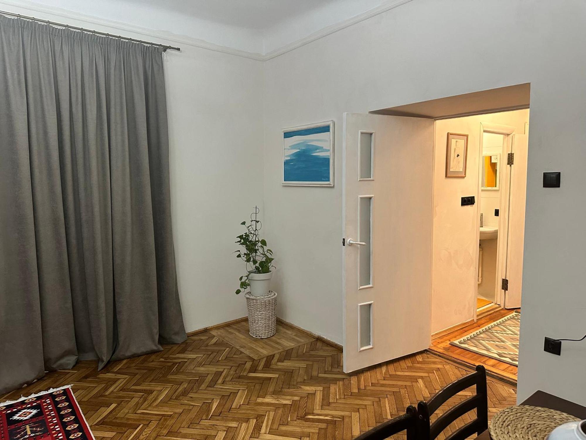 Art Apartment On Kylisha Str Lviv Extérieur photo
