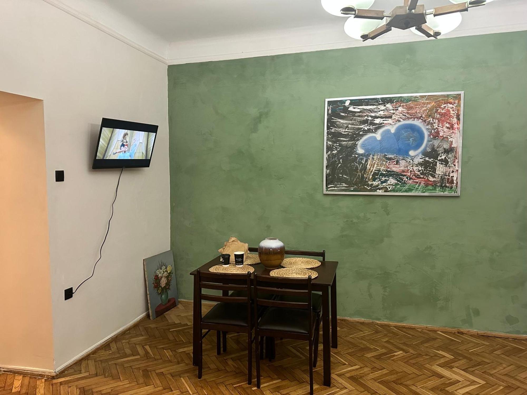 Art Apartment On Kylisha Str Lviv Extérieur photo