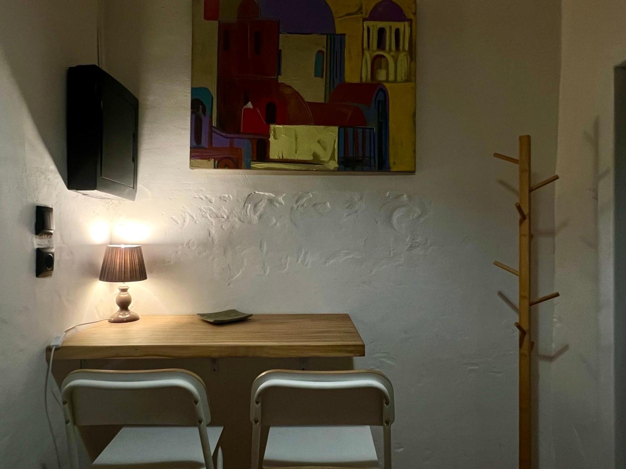 Art Apartment On Kylisha Str Lviv Extérieur photo