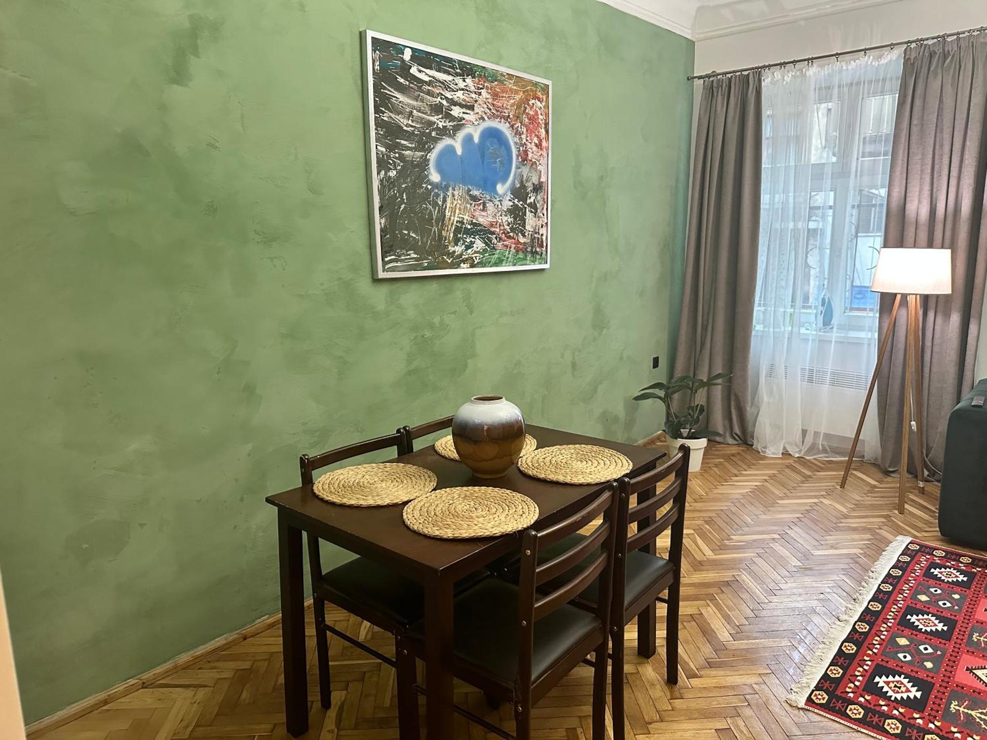 Art Apartment On Kylisha Str Lviv Extérieur photo